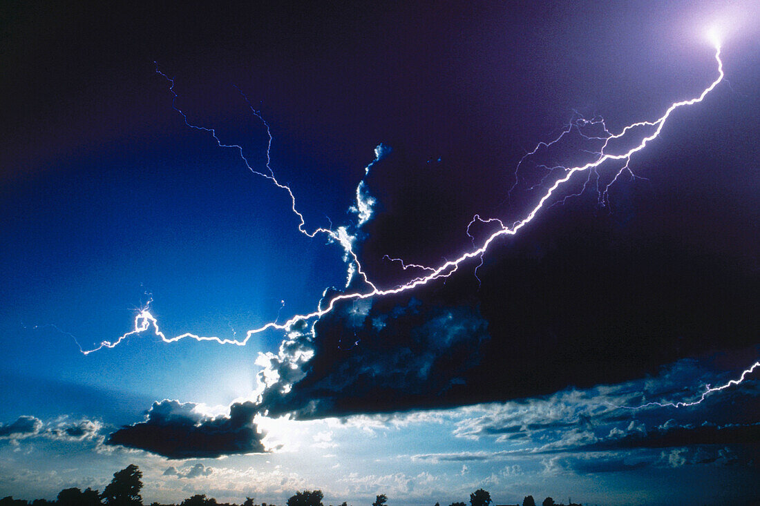 Lightning storm, south-west Ontario, near the Canada-US border (1995)