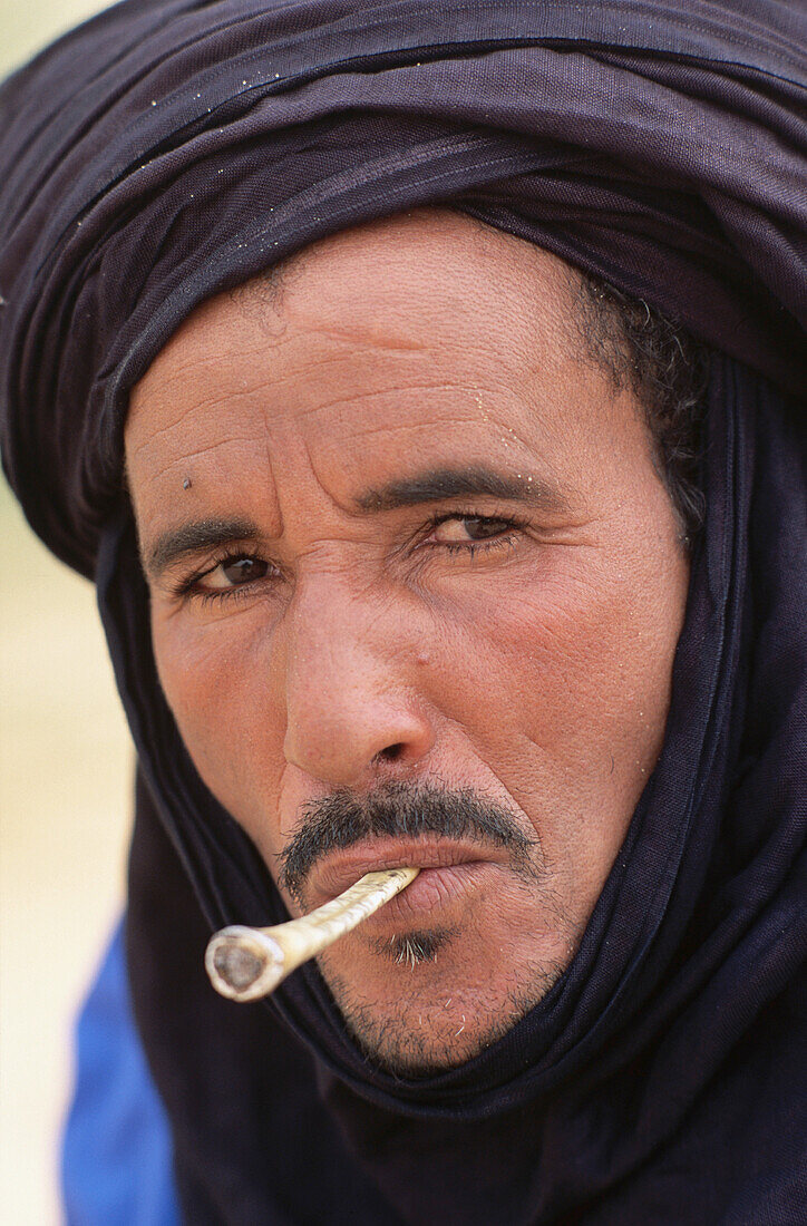Tuareg man smoking. Timbuktu. Mali. West Africa