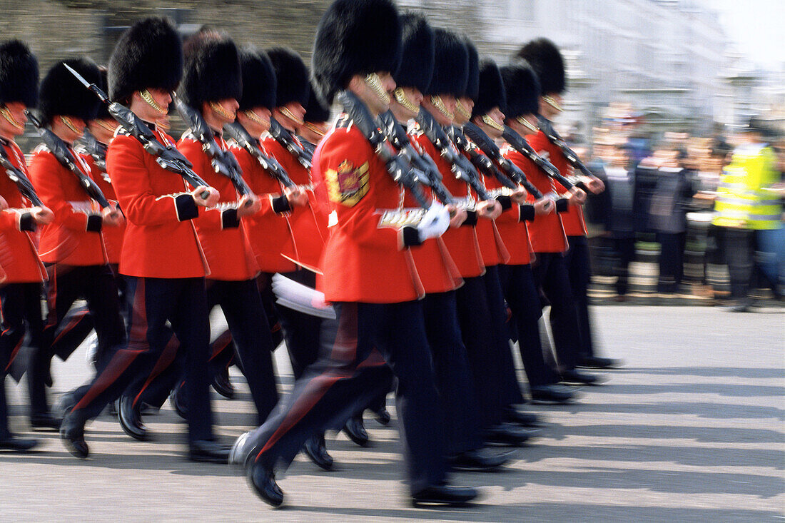 Wachablösung. Buckingham Palast. London. England