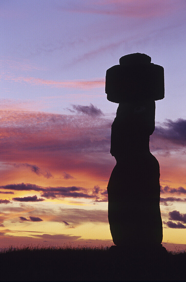 Ahu Ko Te Riku, Tahai ceremonial complex. Easter Island. Chile.