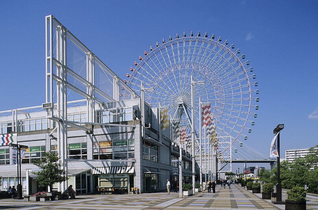 Giant Ferris Wheel. Tempozan Area. Osaka. Kansai. Japan.