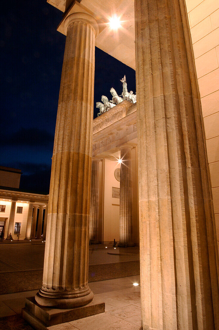 Berlin Brandenburger Tor Saeulen Quadriga