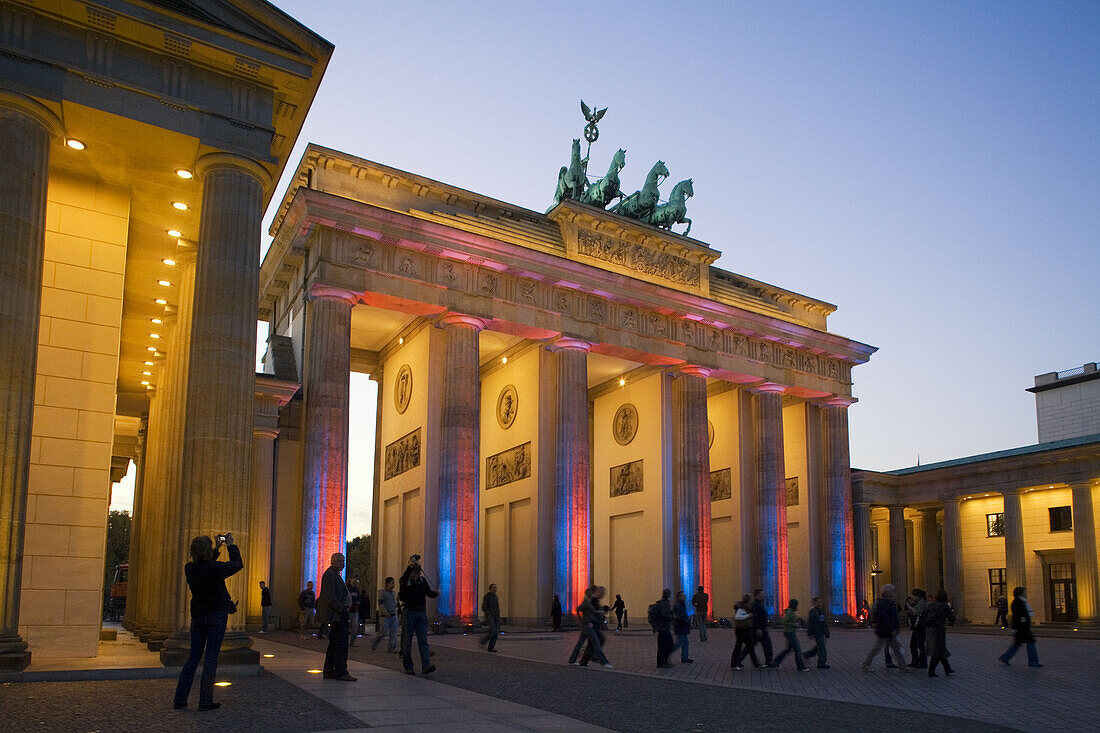 Berlin, Pariser Platz, Brandenburger Tor, Festival of lights 2006