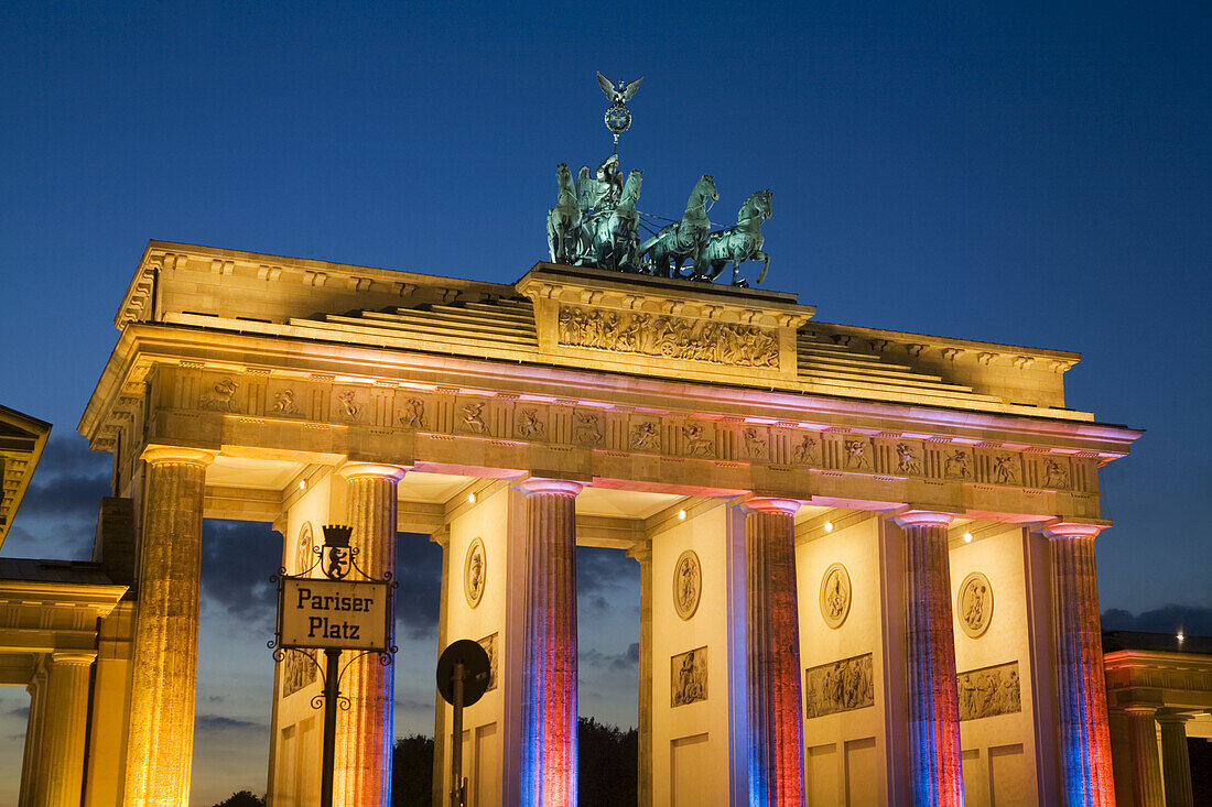 Berlin, Pariser Platz, Brandenburger Tor Quadriga Festival of lights 2006