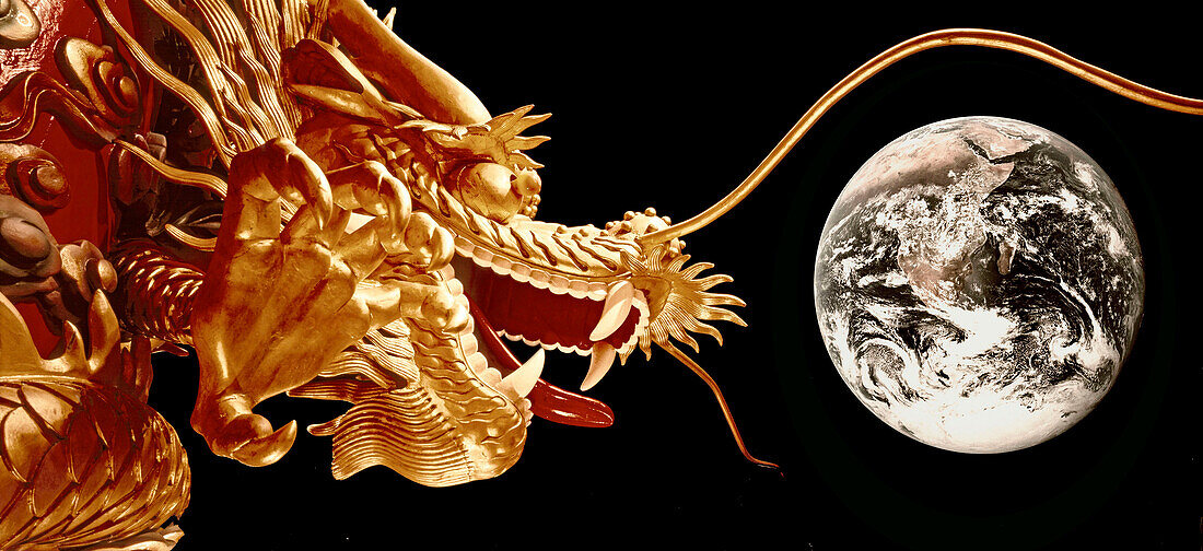 Montage Hongkong Chinesischer Drache Holzschnitzerei, Nasa, Foto der Erde von Apollo 17