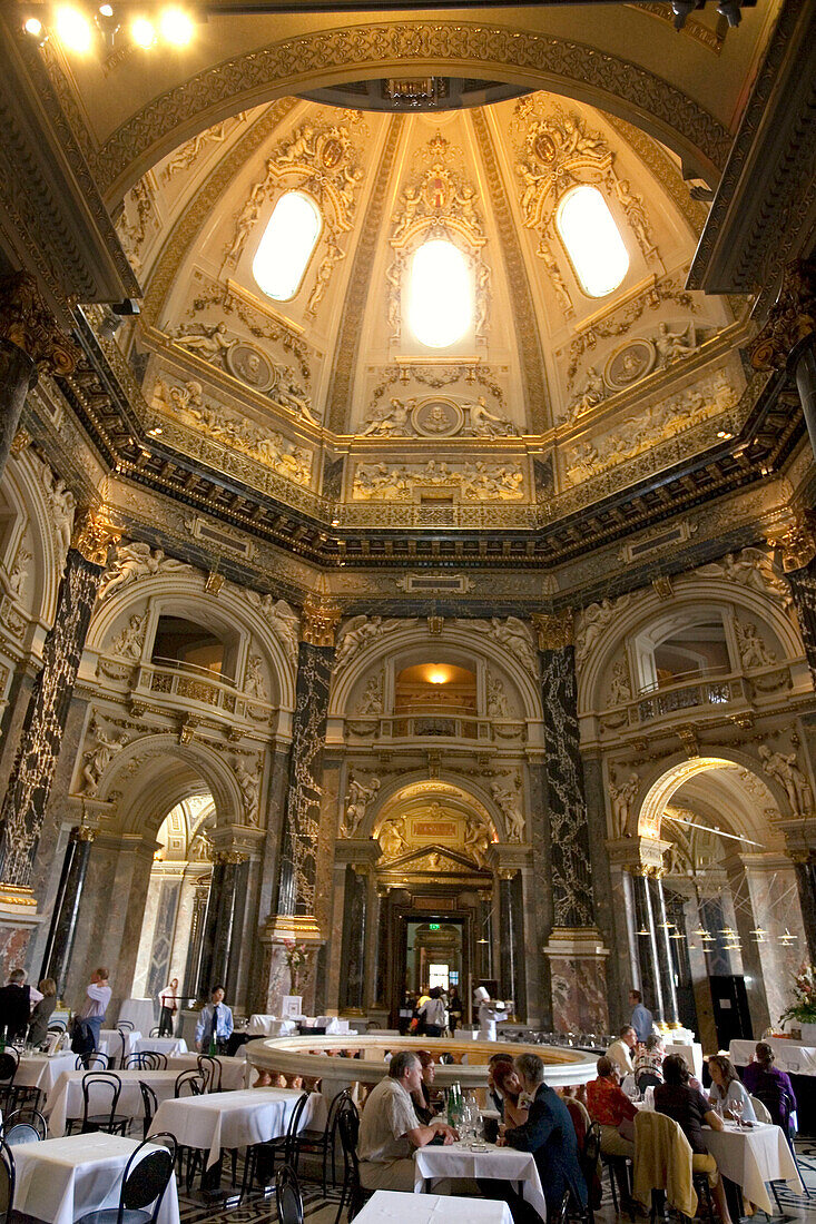 Wien Kunsthistorisches Museum Café unter der Kuppel