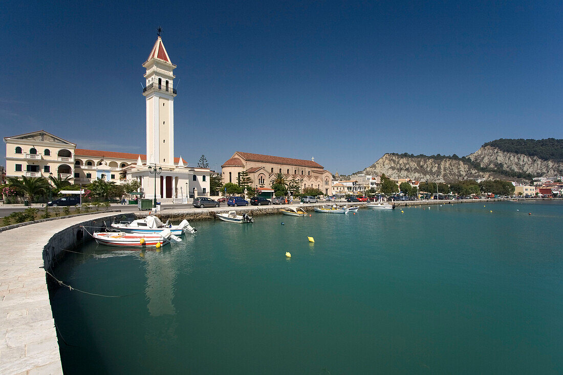 Griechenland Zakynthos Stadt Agios Dionysios Kirche am Hafen