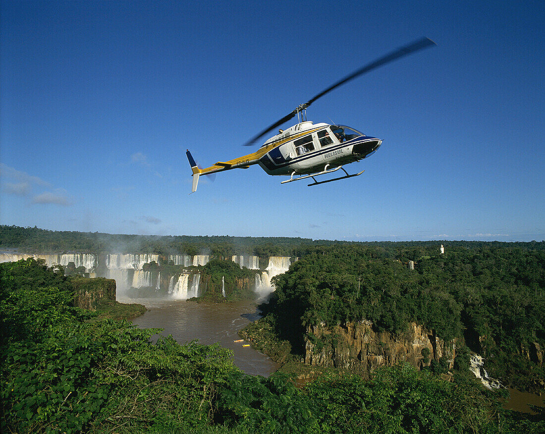 Iguazu Falls. Argentina-Brazil border