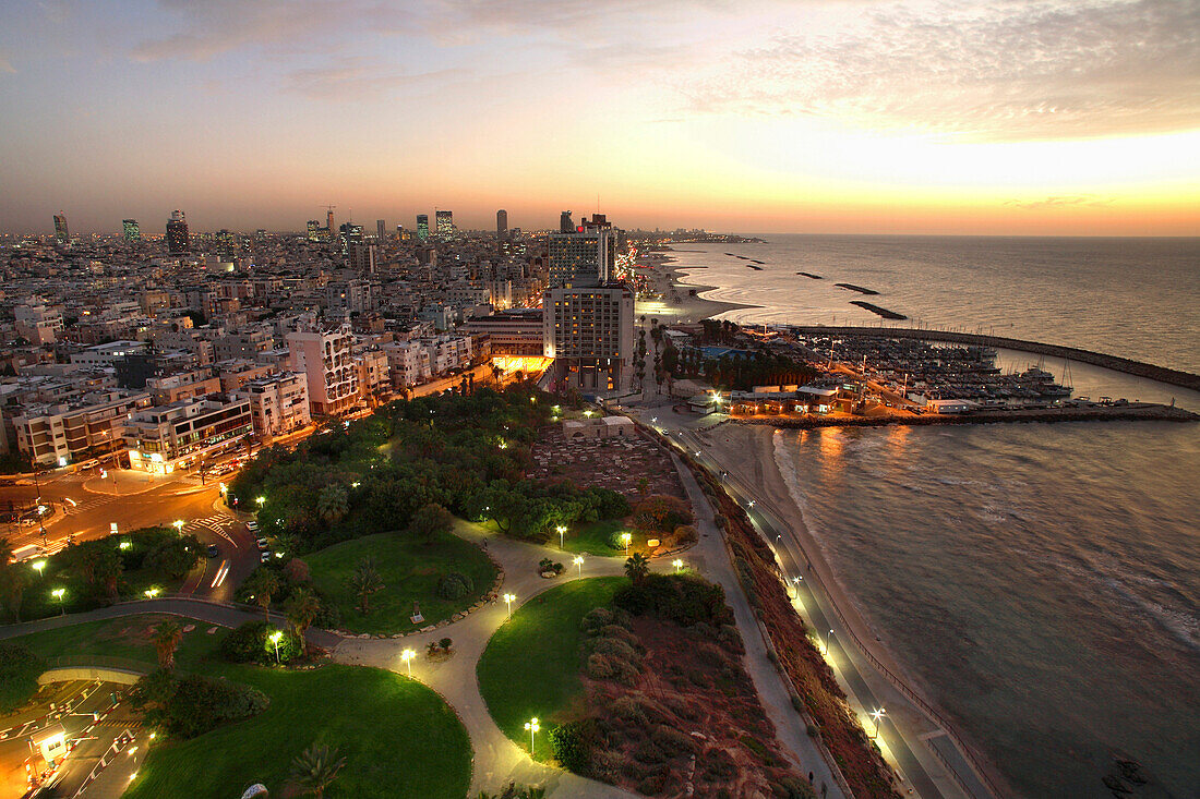 Sonnenuntergang über Tel Aviv, Israel