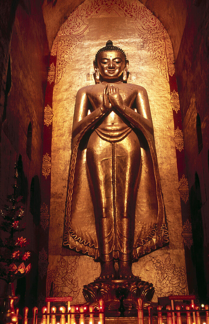 Standing buddha. Ananda Pahto. Bagan. Myanmar.