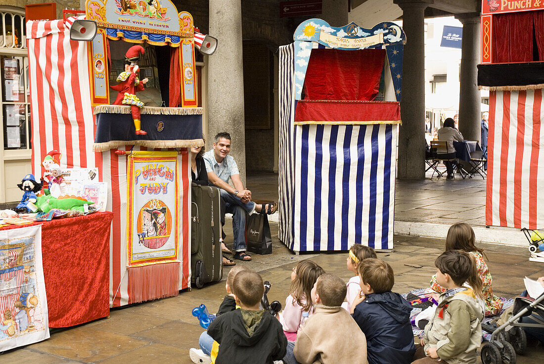 UK, London. Covent Garden. Covent Garden market. Punch & Judy puppet show