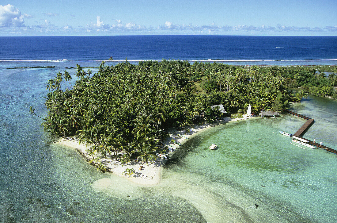 Motu Tuuvahine, Tahaa. Leeward Islands, French Polynesia