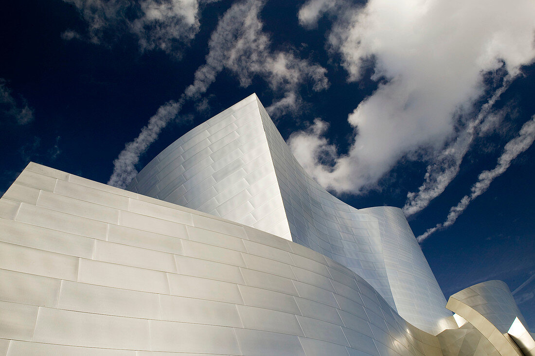 Walt Disney Concert Hall -(b.2004) Architect: Frank Gehry. Downtown. Los Angeles. California. USA.