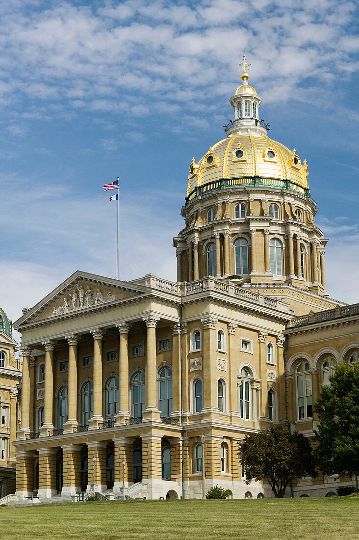 Iowa State Capitol Exterior. Daytime. Des Moines. Iowa. USA.