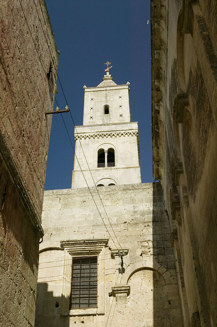 Sasso Barisano: View of the 13th century Duomo, Matera. Basilicata, Italy