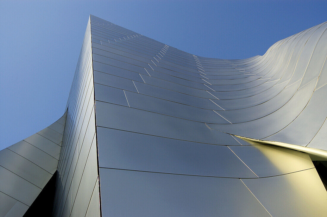 Walt Disney Concert Hall (1987-2003) by Frank Gehry. Los Angeles. USA