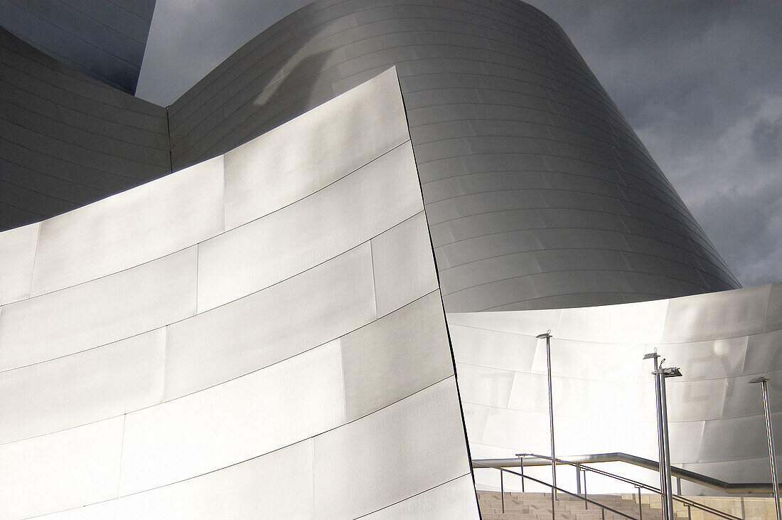 Walt Disney Concert Hall (1987-2003) by Frank Gehry. Los Angeles. USA