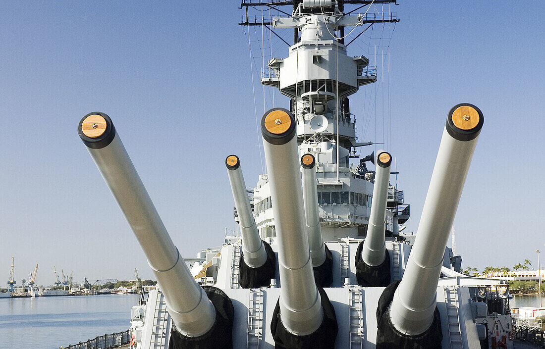 Guns, USS Missouri battleship, Pearl Harbor, Oahu, Hawaii