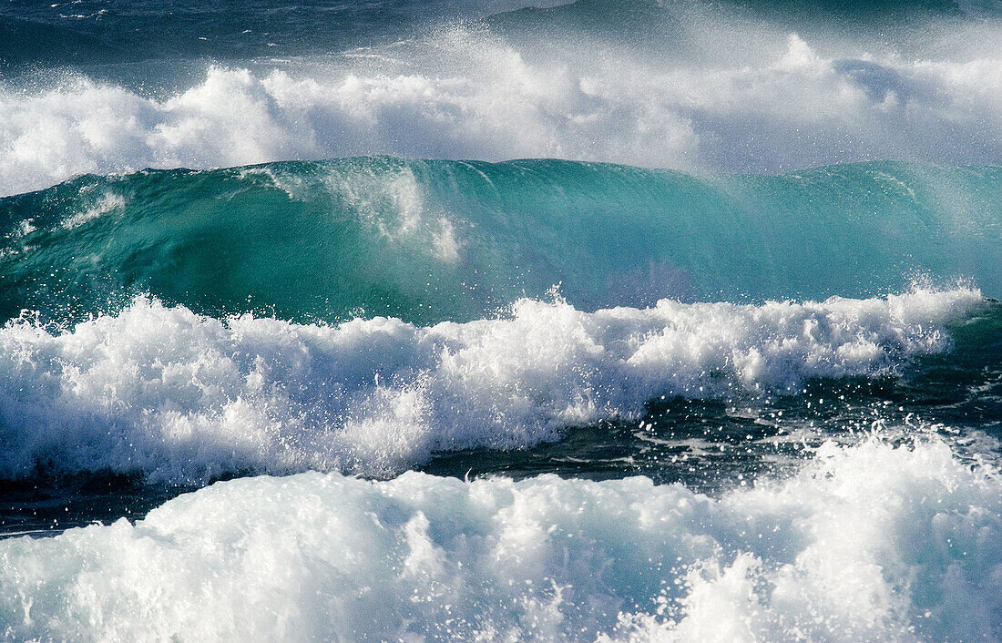 Ocean waves, Oahu. Hawaii, USA