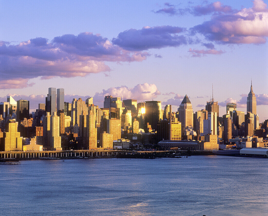 Mid-town Manhattan skyline. New York City, USA