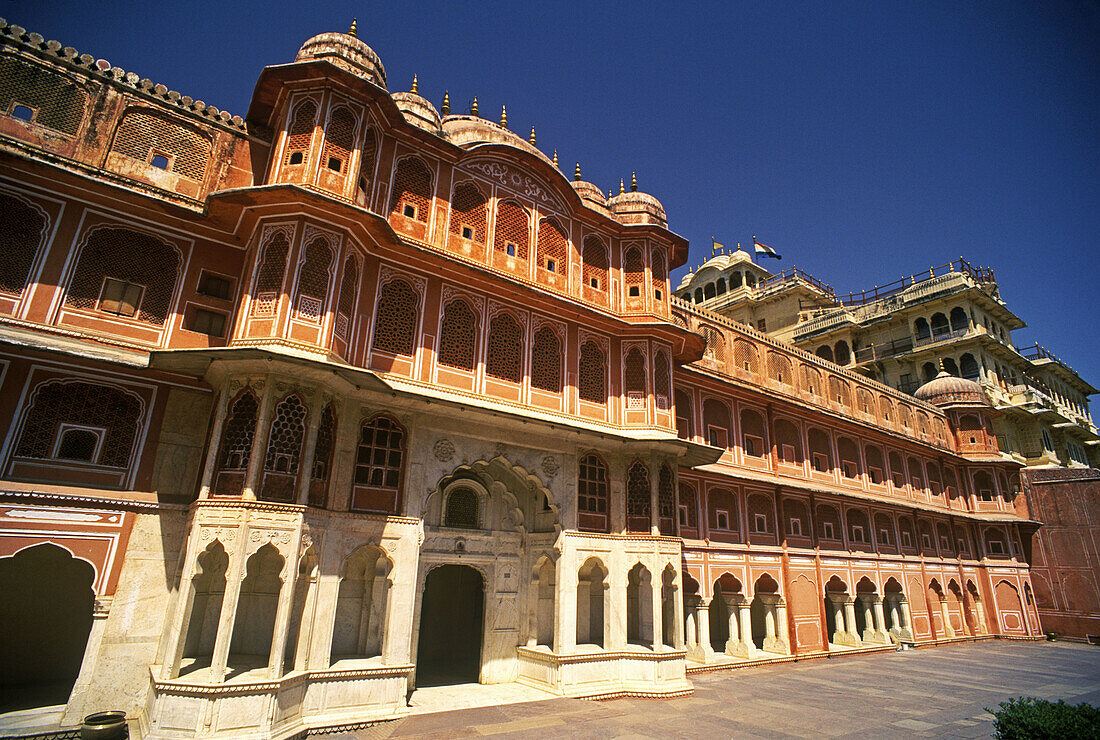 Chandra Mahal ( Palace of the Moon ), city palace current Maharaja s residence. Jaipur. India