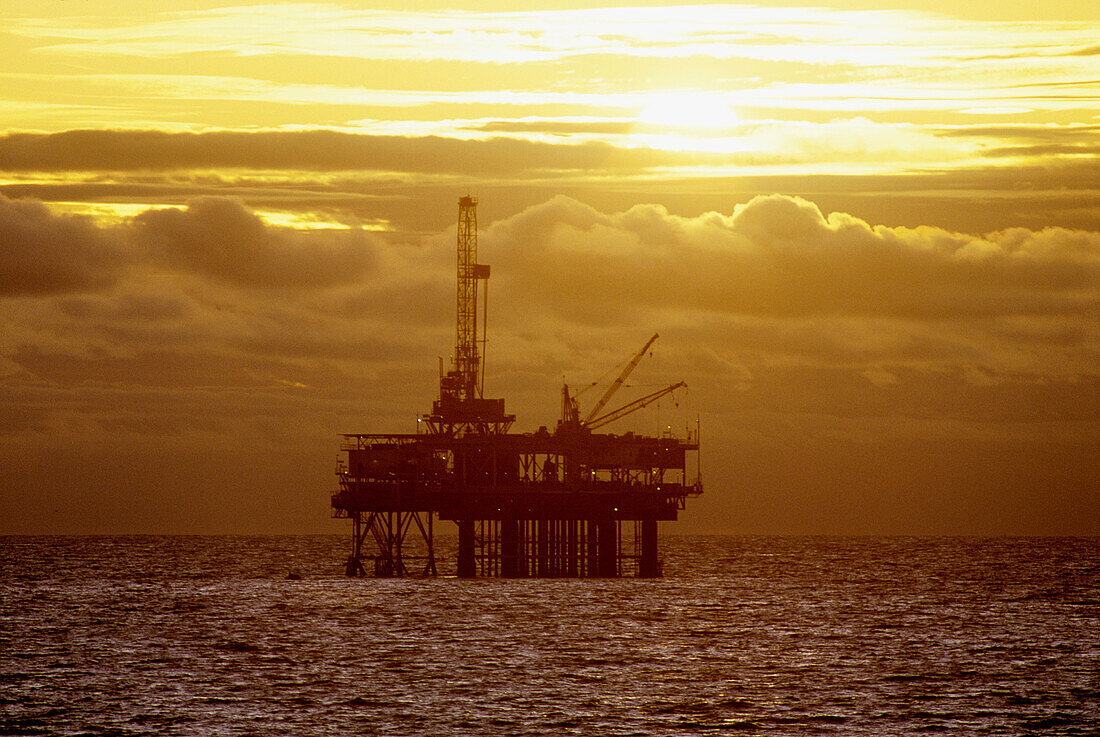 Oil rig. California, USA