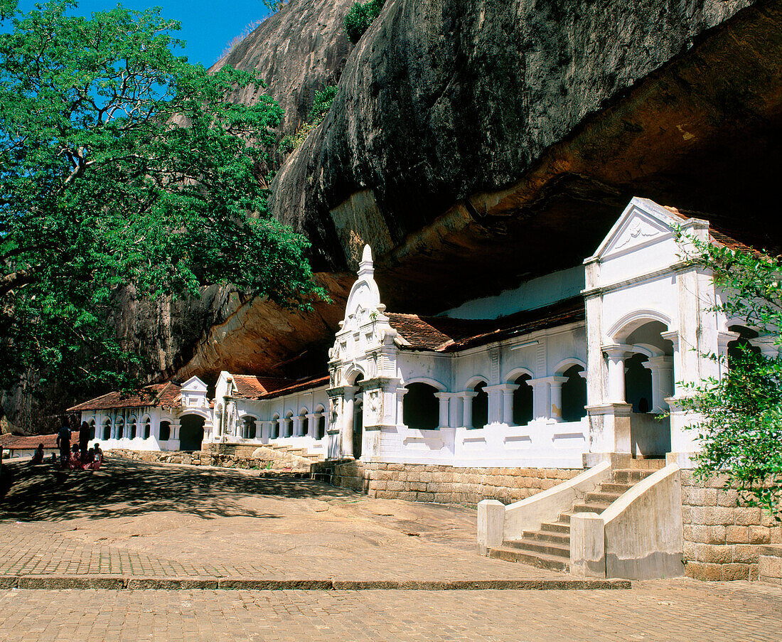 Rajamaha Temple (Golden Rock Temple). Dambulla. Sri Lanka