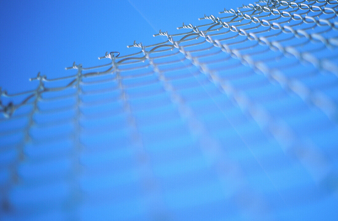 Wire fence