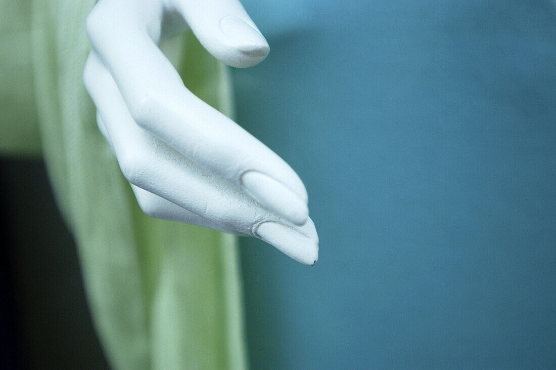  Close up, Close-up, Closeup, Color, Colour, Concept, Concepts, Detail, Details, Dummies, Dummy, Finger, Fingers, Hand, Hands, Horizontal, Indoor, Indoors, Inside, Interior, Lifeless, Lifelessness, Mannequin, Mannequins, White, F58-239274, agefotostock 