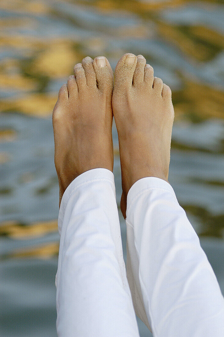 https://media02.stockfood.com/largepreviews/MjE3NDU5NTQ3MQ==/70148241--Adult-Adults-Barefeet-Barefoot-Close-up-Close-up-Closeup-Color-Colour-Contemporary-Covered-Daytime-Detail.jpg