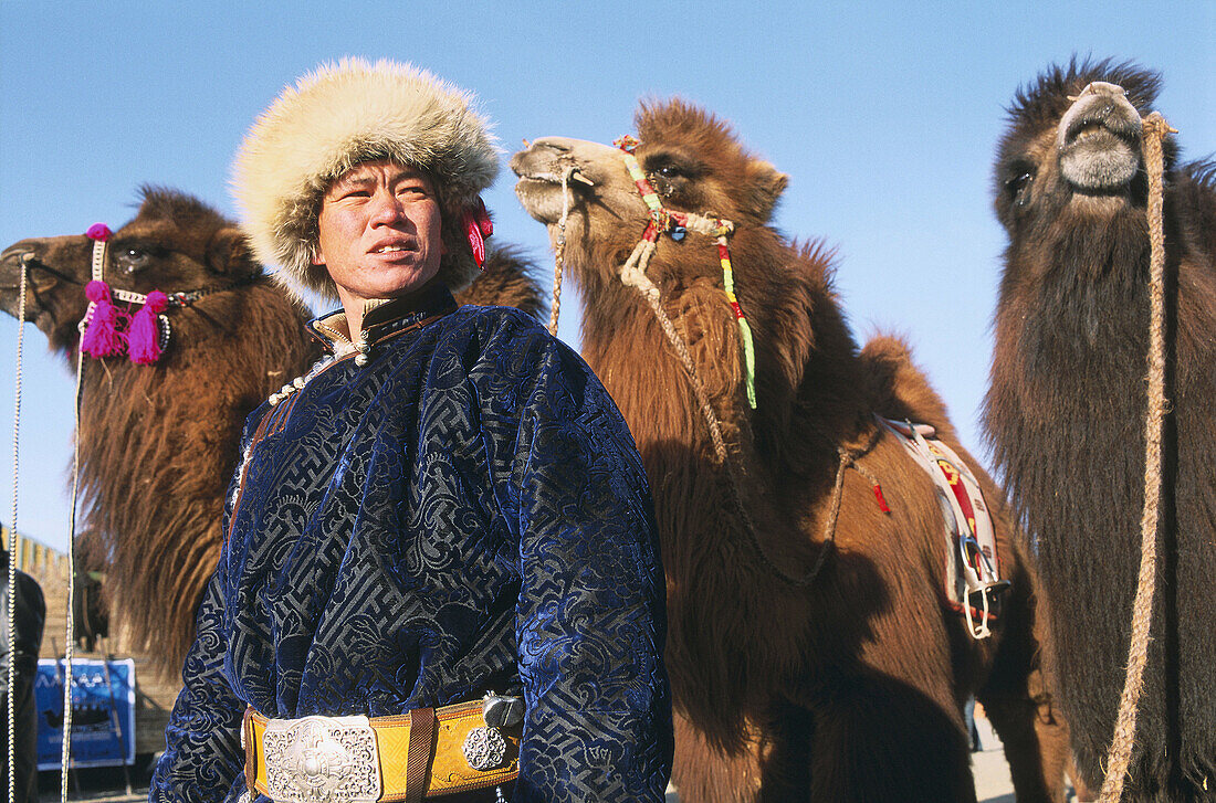 Mongolia. Gobi desert. Dalanzadgad area. Moron village. Camel festival. Mongolian new year.
