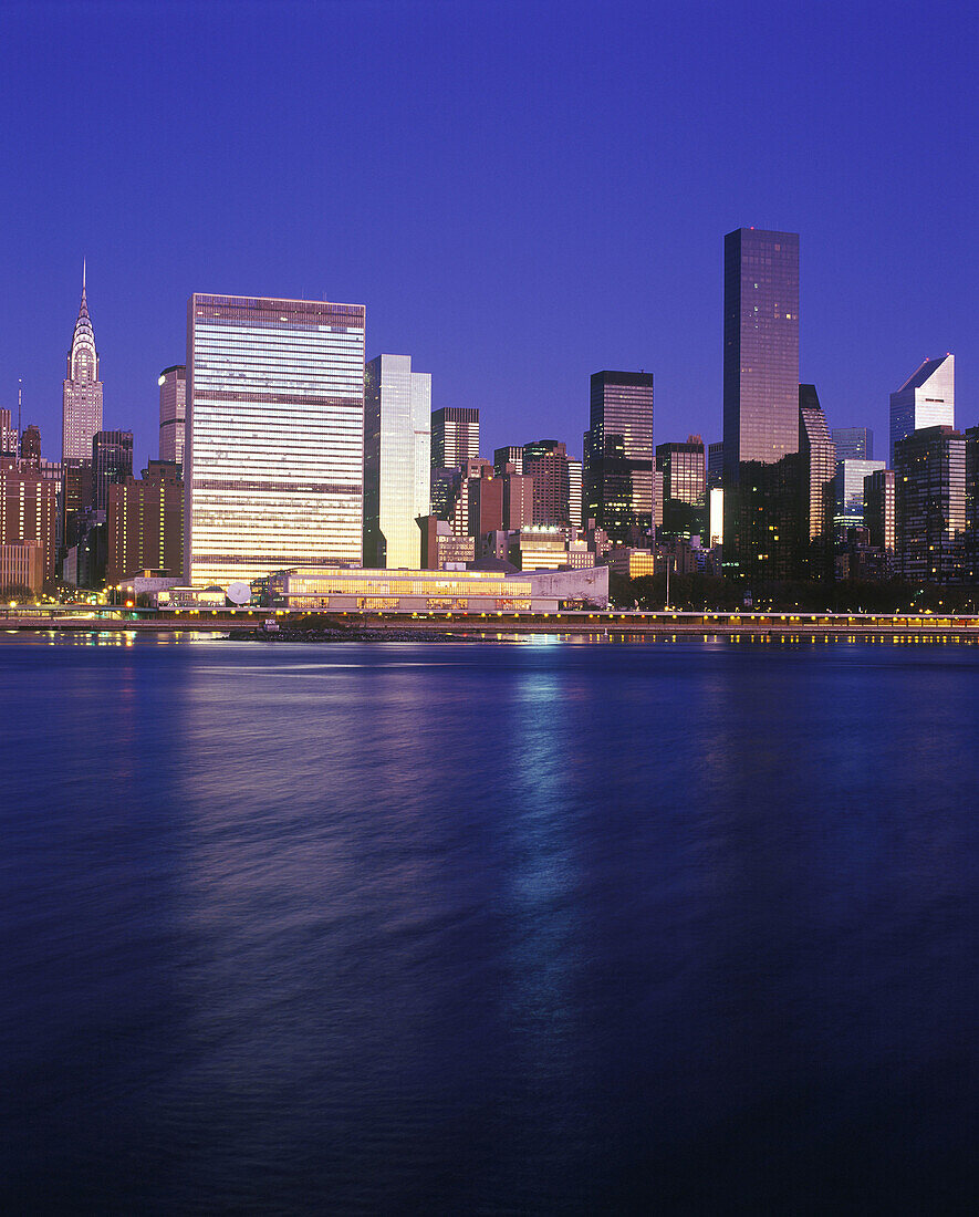 Mid-town skyline, Manhattan, New York, USA.