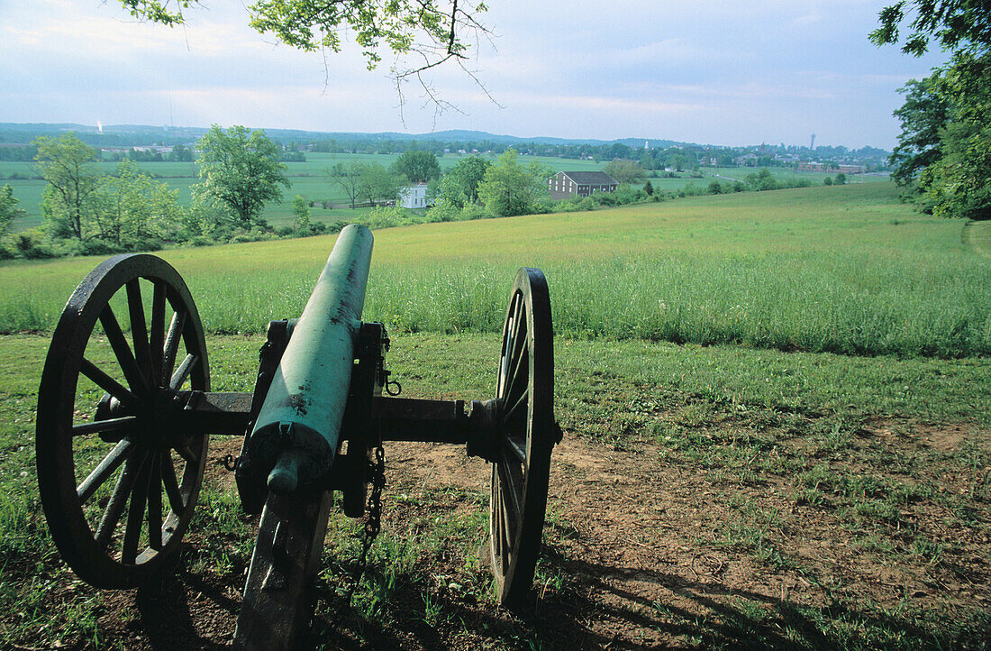 Cannon at Oak Ridge. Gettysburg National Military Park. Pennsylvania. USA
