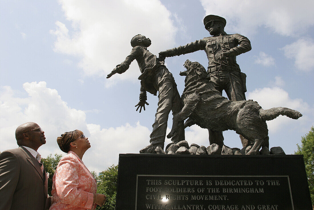 Kelly Ingram Park, Foot Soldiers statue, Black History, Civil Rights, couple. Birmingham, Alabama. USA.