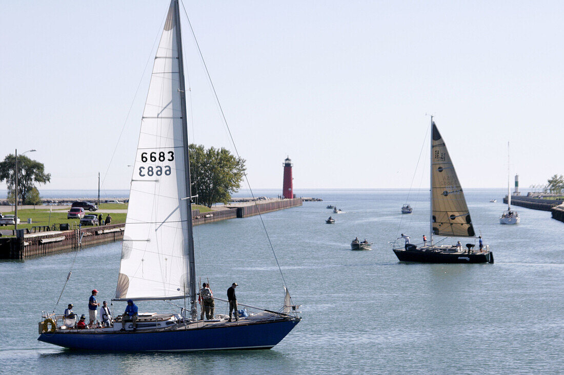 Pierhead Lighthouse. Lake Michigan. Kenosha Harbor, Kenosha, Wisconsin. USA