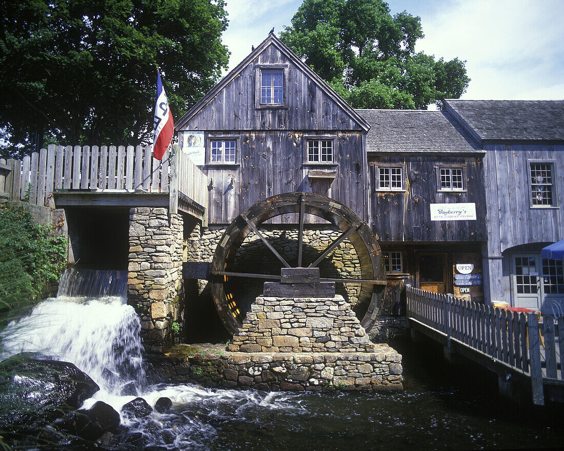 Jenny grist watermill, Plymouth, Massachusetts, USA.