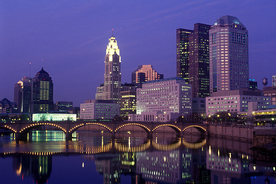 Downtown skyline & river scioto, Columbus, Ohio, USA.