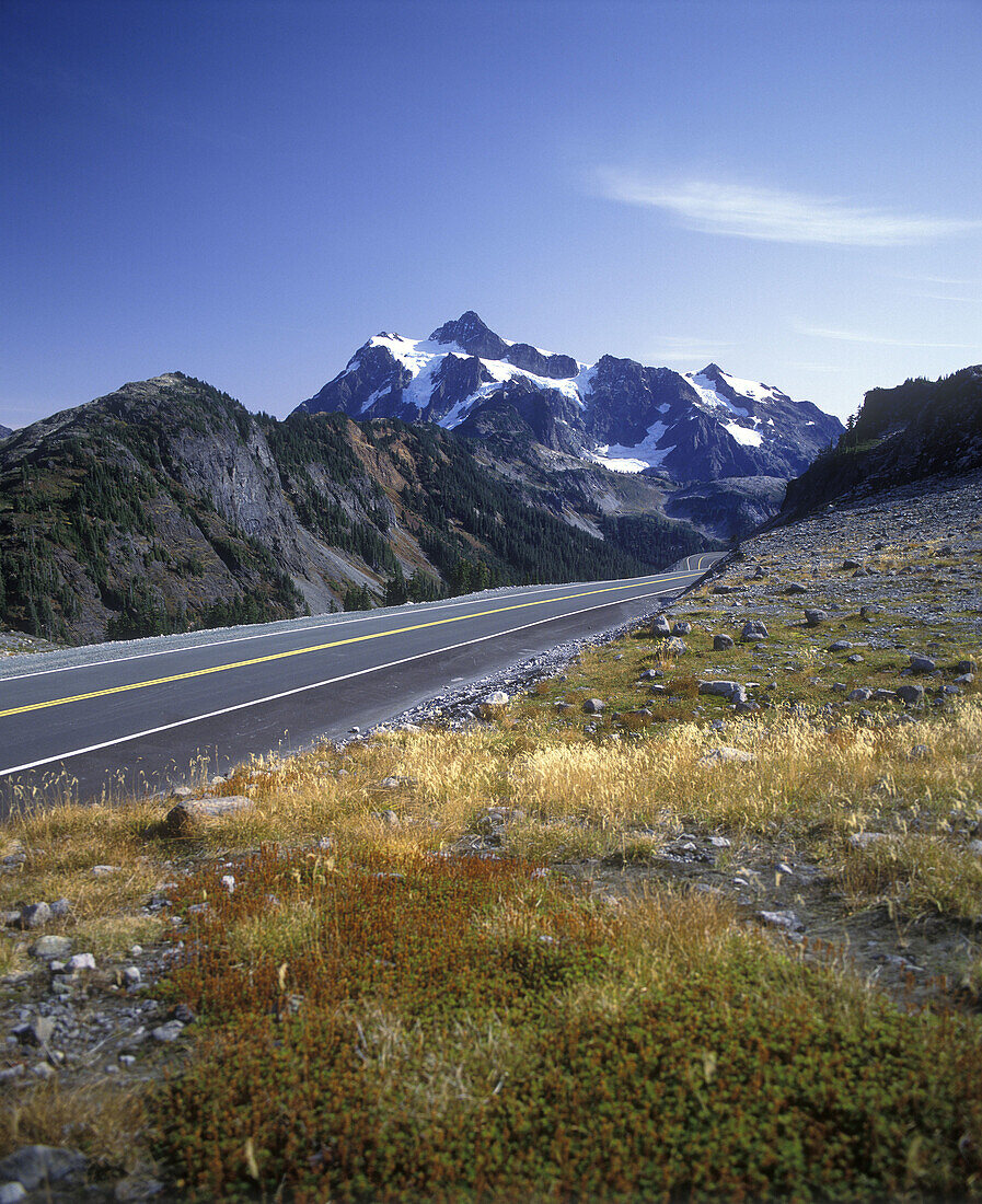 Road: baker highway, Mount shuksan, Cascades national park, Washington state, USA.