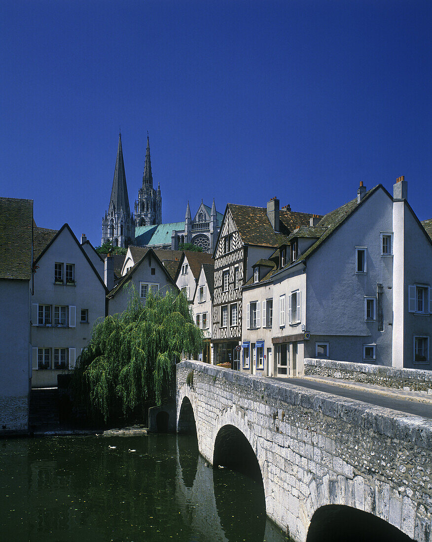Stone bridge, Street scene, Cathedral, Chartres, Eure-et-loir, France.