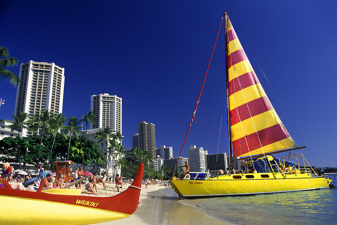 Waikiki beach, Honolulu, Oahu, Hawaii, USA.