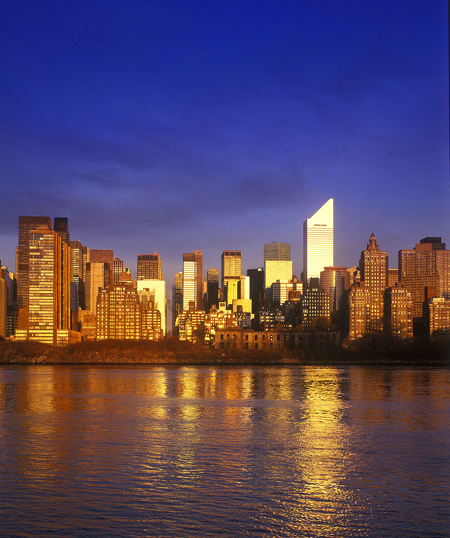 Mid-town skyline, Manhattan, New york, USA.