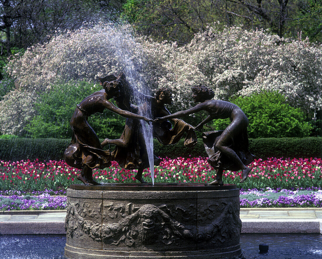Untermyer fountain, Conservatory garden, Central park, Manhattan, New york, USA.
