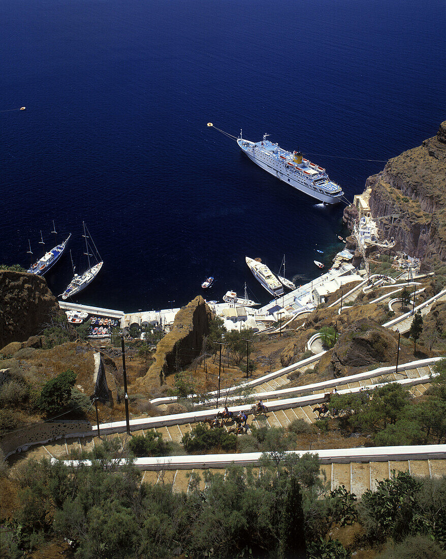 Cruise ships & path from crater cliff to sea, ( fira, Thira, )santorini, Greece.