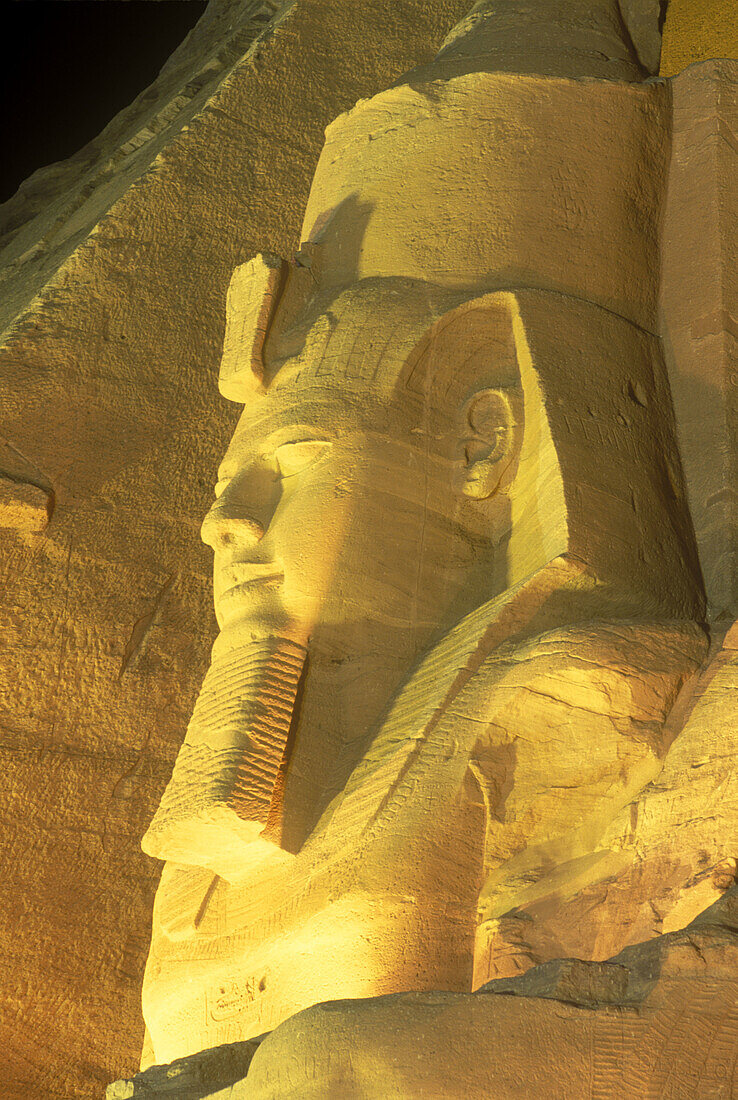 Ramses ii statue, Temple of ramses ii, Abu simbel ruins, Egypt.