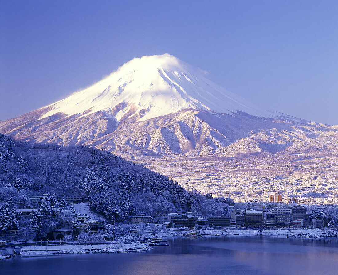 Snow scenic, Mount fuji, Lake kawaguchi, Fuji Hakone Izu National Park, Japan.