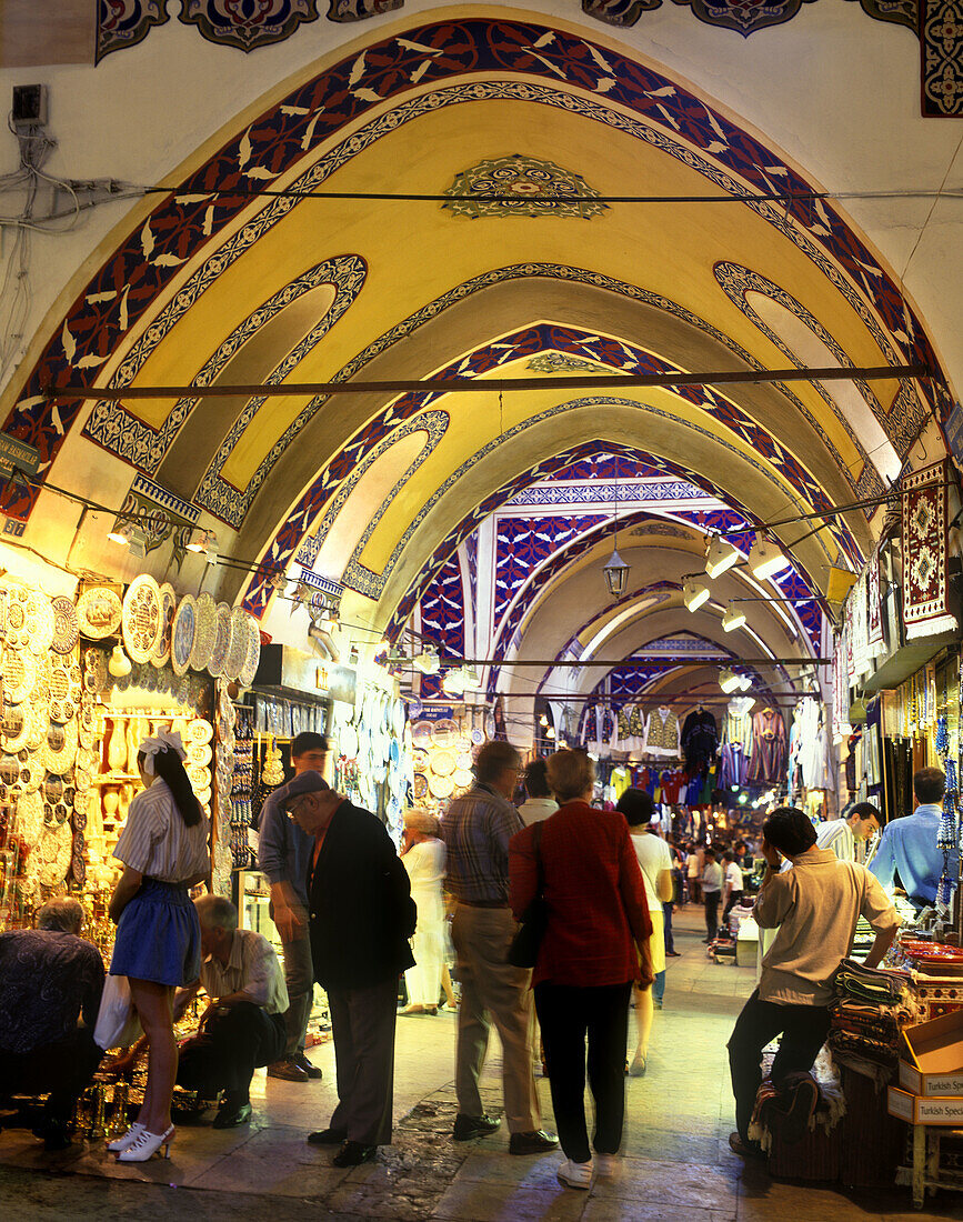 Kapali karsi (grand bazaar) market, Istanbul, Turkey.
