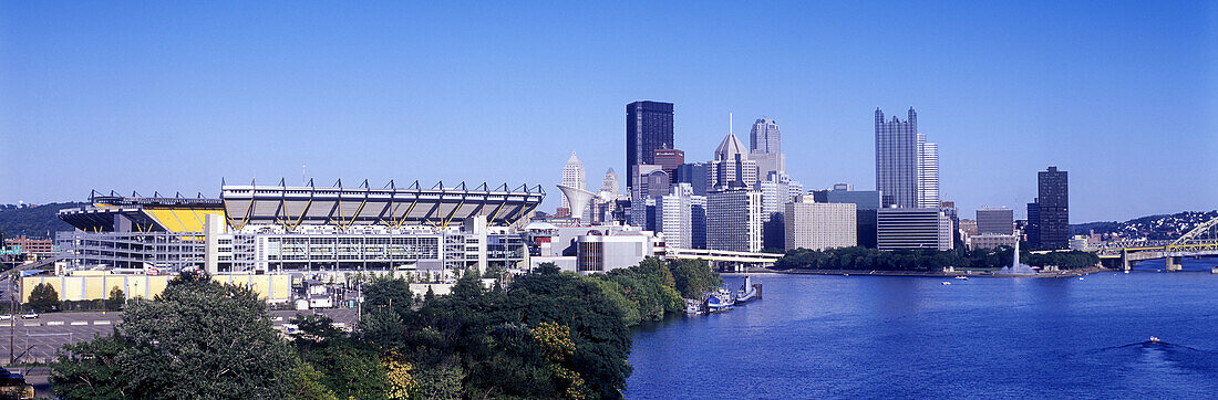 Downtown, Pittsburgh, Pennsylvania, USA.