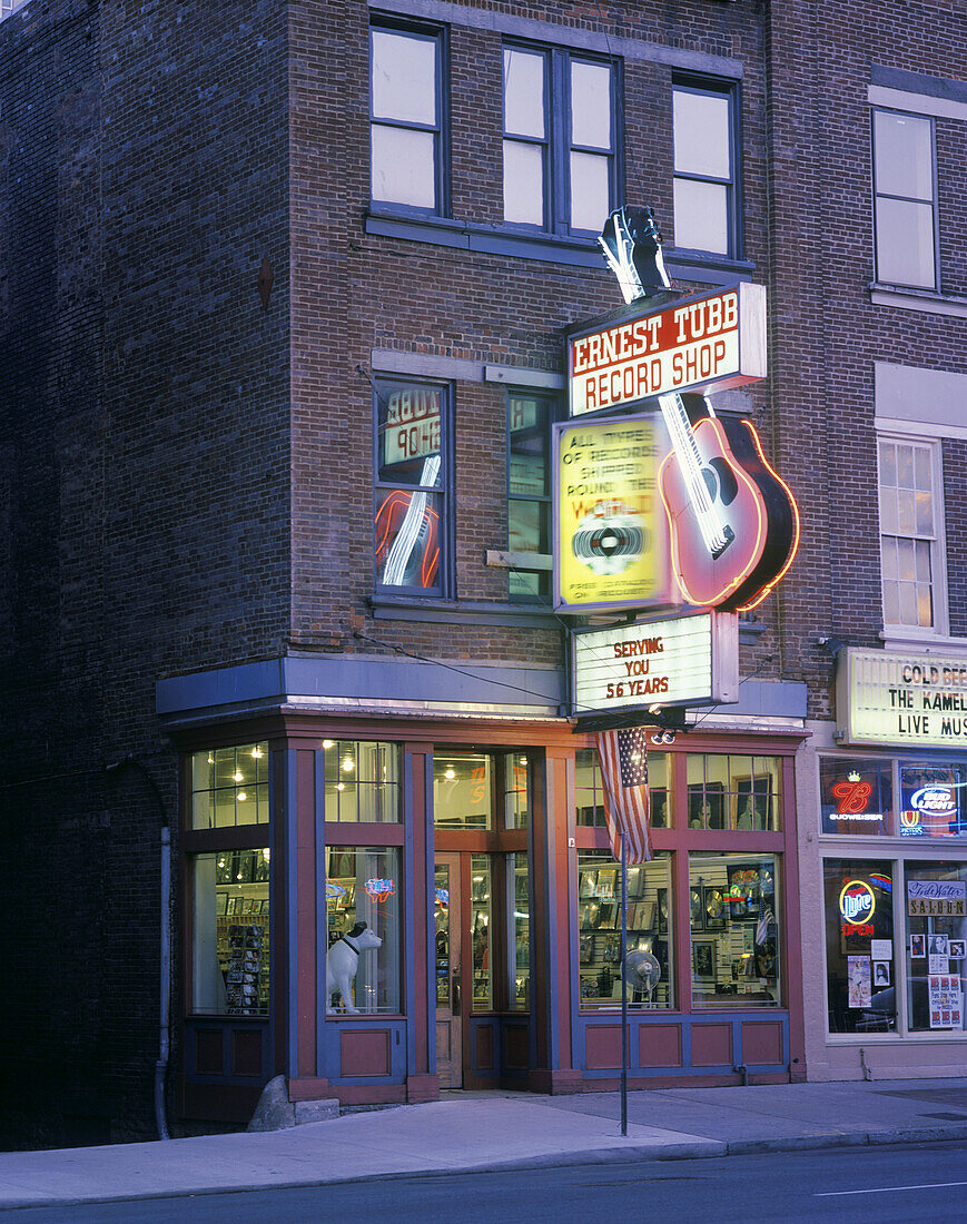 Ernest tubb music shop, Lower broadway, Nashville, Tennessee, USA.