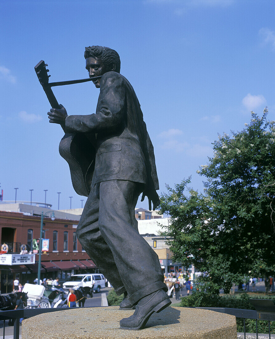 Elvis presley statue, Beale Street, Memphis, Tennessee, USA.