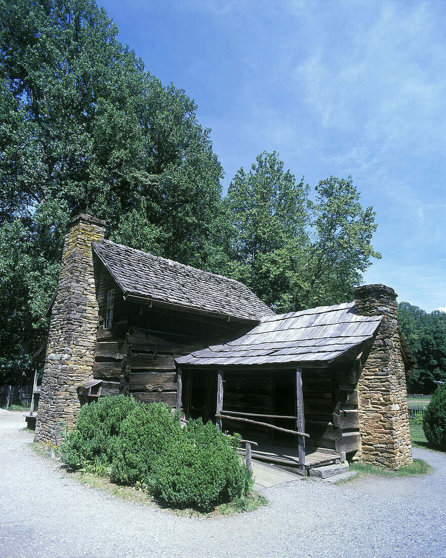 Log cabin, Farm museum, Oconaluftee, Great smoky mountains park, North carolina, USA.